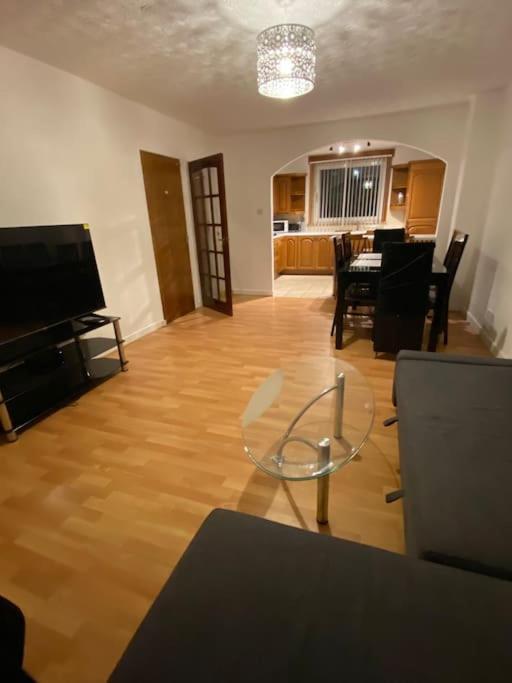 3 Bedroom Home-Inverkeithing Exterior photo